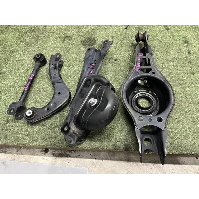 プリウス DAA-ZVW51 右リアナックルハブASSY Aプレミアム ツーリングセレクション 前期 3T7 42304-47050 iskwshoutenの画像
