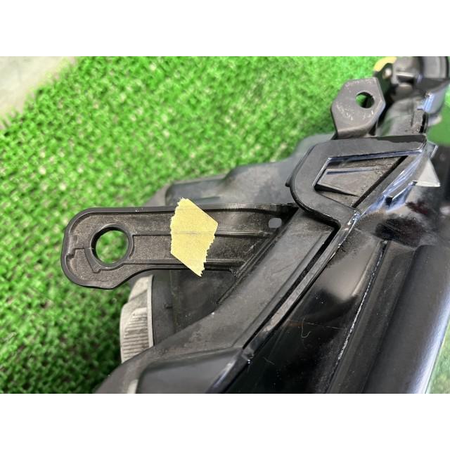 カムリ DAA-AXVH70 右ヘッドランプASSY Gレザーパッケージ 218 81145-33E70 CPU付iskwshoutenの画像