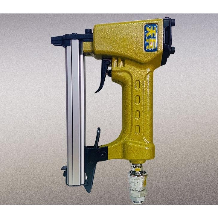 釘打機 釘打ち機 エアータッカー 針5000本付 エアー釘打機 軽量