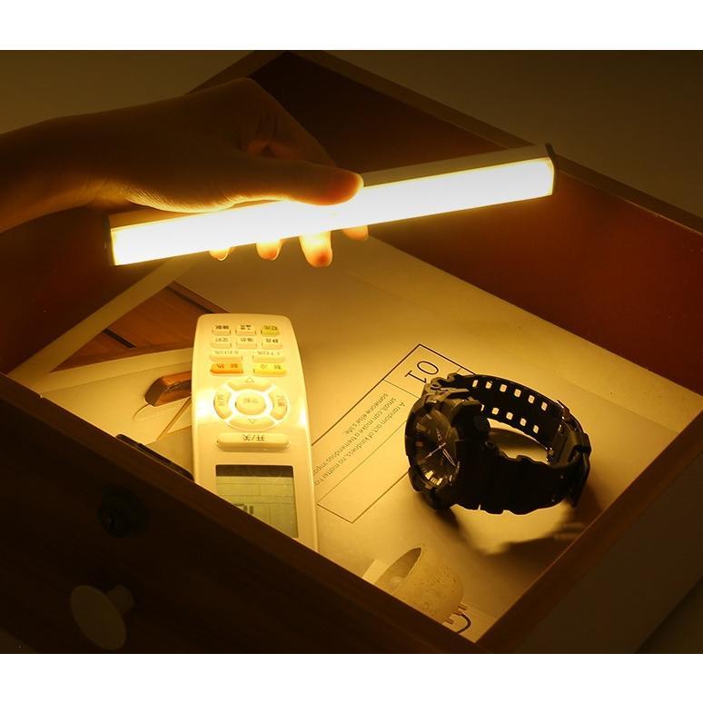 人感センサーライト 30cm 21灯 廊下 玄関 led 照明 クローゼット 人感センサーライト 30cm 21灯 廊下 玄関 led 照明 クローゼット