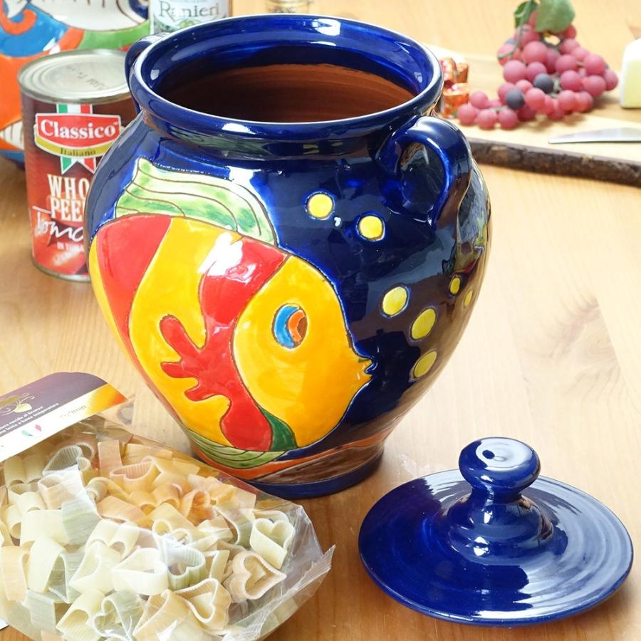 南イタリア レッチェ フィッシュ柄 蓋付き 陶器容器 魚 高さ25cm アクア ブルー キャニスター ストッカー 食器 素焼き テラコッタ 菓子鉢 Art 901bl Art 901bl ヨーロッパインテリア イスポ 通販 Yahoo ショッピング