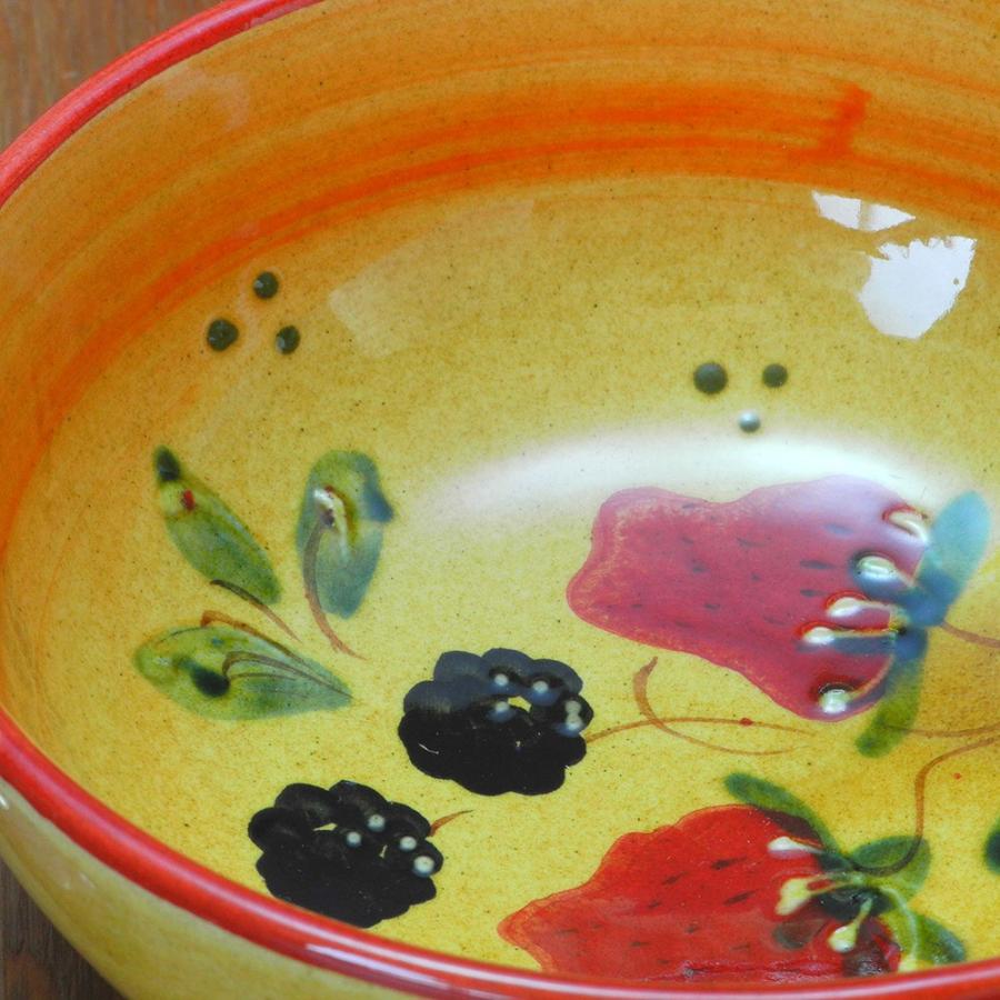 ポルトガル製 サラダボウル 13cm 小鉢 陶器 手描き ストロベリー 柄 可愛い いちご 食器 イエロー 南欧雑貨 通販 ヨーロッパ pfa-23fs |  | 03