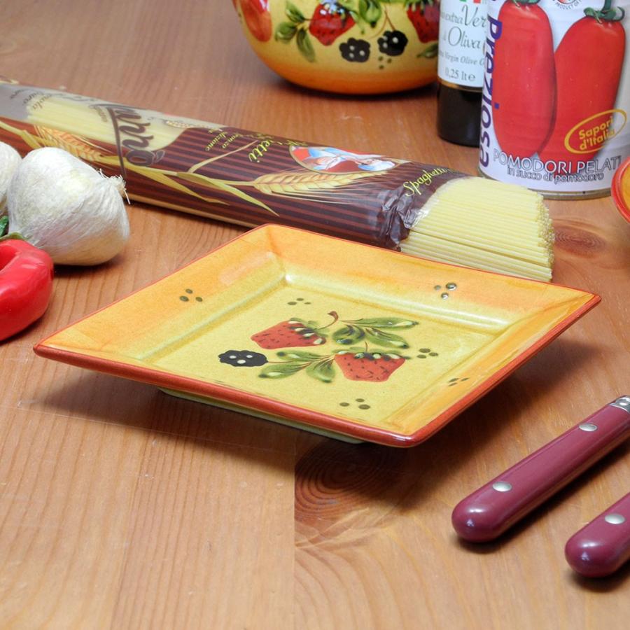 ポルトガル製 パン皿 スクエアプレート（15cm角） おしゃれ 取り皿 手描き ブラックベリー いちご柄  角皿 洋食器 南欧雑貨 pfa-3fs |  | 01