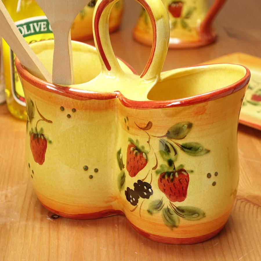 ポルトガル製 食器 手描き ストロベリー 柄 カトラリー スタンド スプーン フォーク立て キッチン 収納 高さ21cm おしゃれ かわいい イチゴ pfa-44fs |  | 01