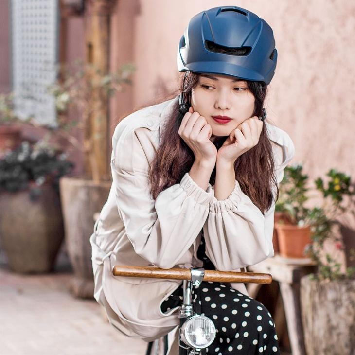 自転車用ヘルメット テールライト一体型 自転車用ヘルメット サイクルヘルメット