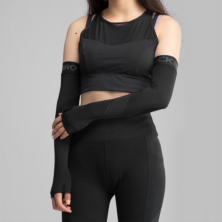 アームカバー指穴付き　ブラック ひんやり接触冷感 アームカバー 指穴付き 手の甲まで UPF50+