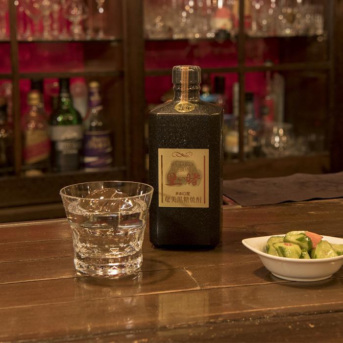 乙43度 里の曙 原酒 黒角 720ml 奄美黒糖焼酎 長期貯蔵 お酒 新生活