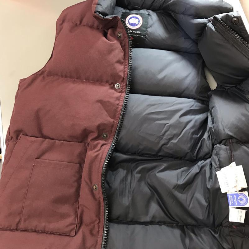 CANADA GOOSE カナダグース ダウンベスト ジャケット、上着 Jacket