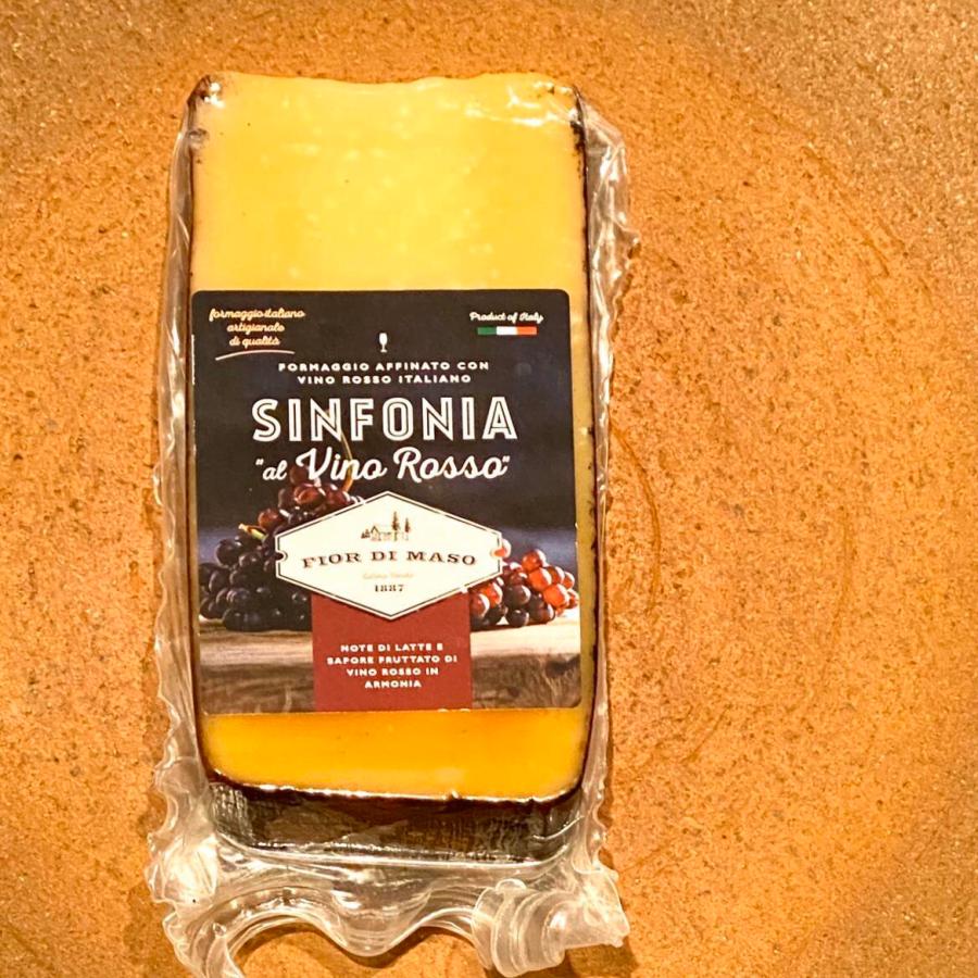 チーズ フォルマッジョアルヴィーノロッソ 約300g セミハードチーズ 最新号掲載アイテム イタリア産赤ワインチーズ 人気絶頂