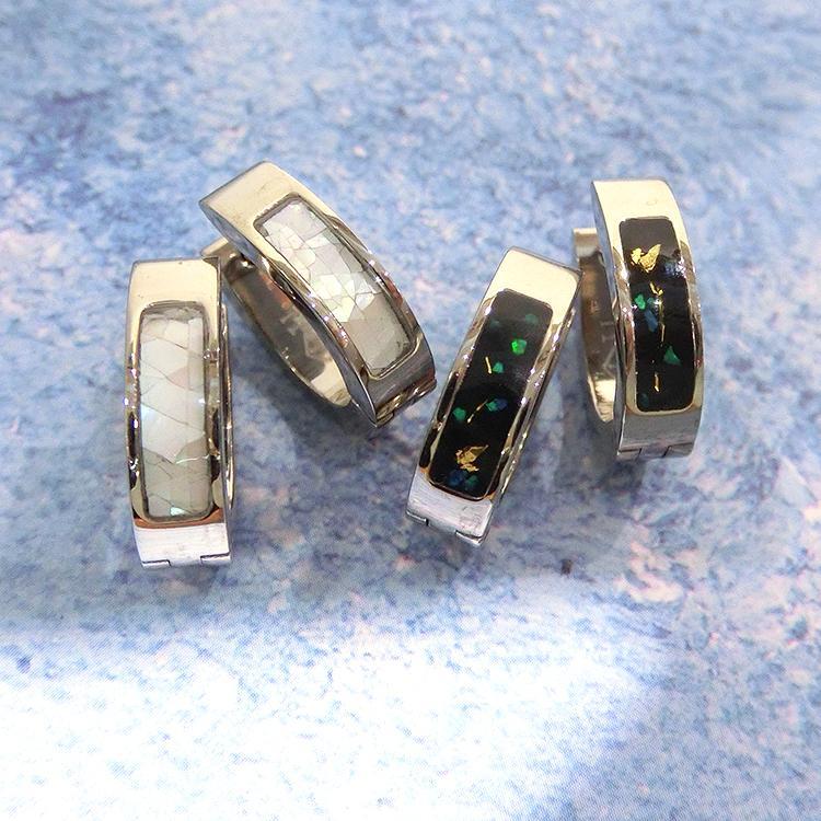 金属アレルギー対応 フープピアス クラッシュ シェル ブラックサンドストーン 楕円 つけっぱなし チタン 中折れの画像