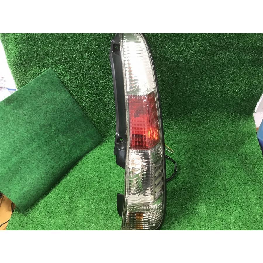 テリオスキッド J111Gテリオスキッド 純正テールランプ右 KOITO220-51878 23-4242 YS4
