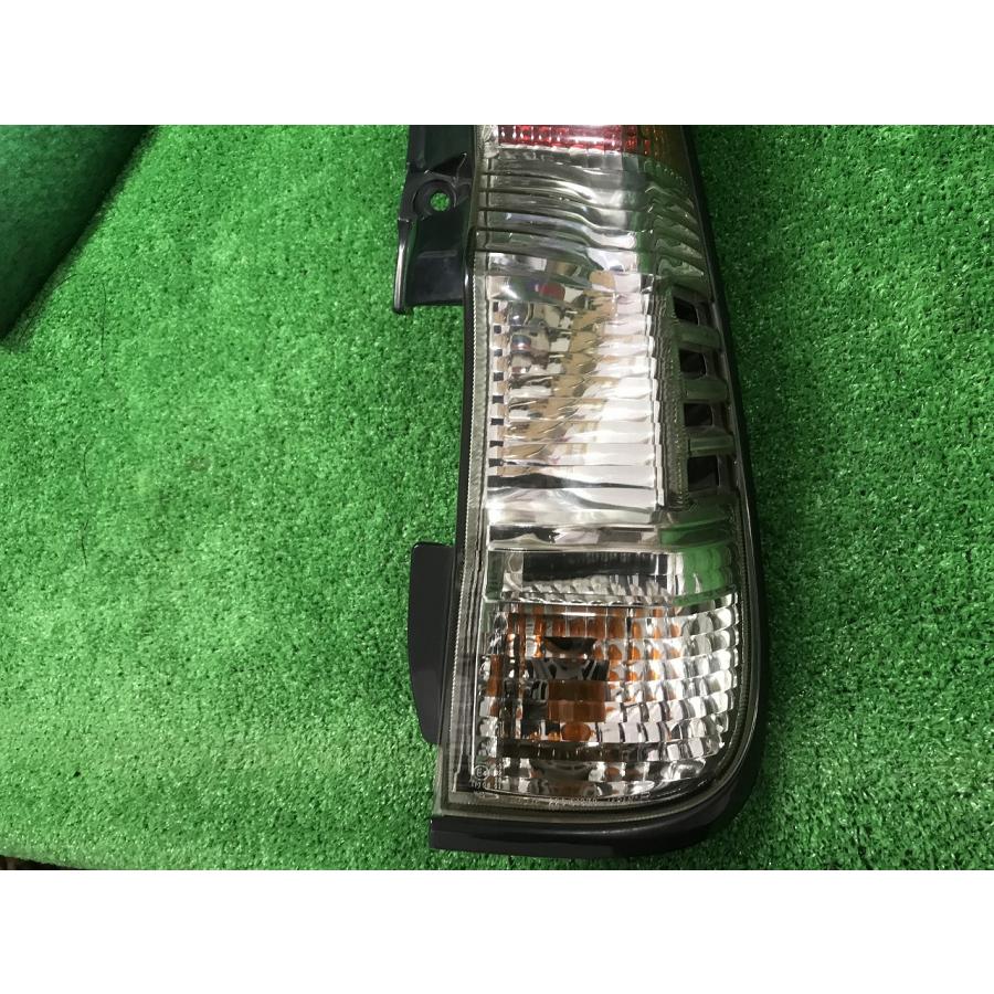 J111Gテリオスキッド 純正テールランプ右 KOITO220-51878 23-4242 YS4