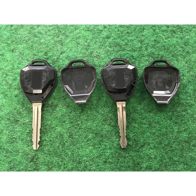 トヨタ キーレスキー 基盤44010 両側スライド 4ボタン YS11 EM : Itami