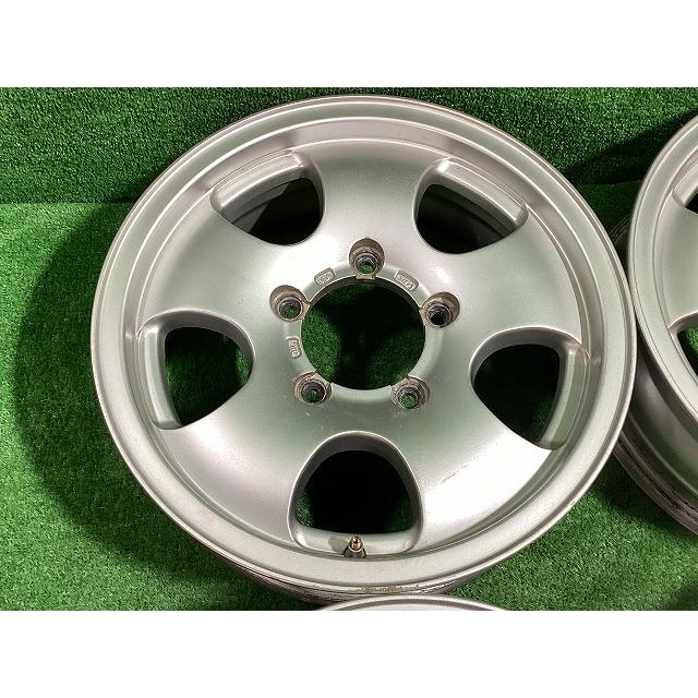 メーカー不明　16インチ メーカー不明！社外ホイール。16インチ×7J 6穴 ET-13 PCD139.7