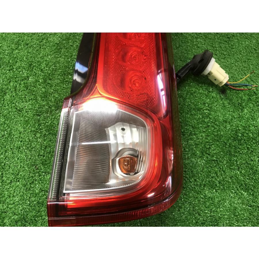 ワゴンR フレア　右テールランプ ワゴンR ワゴンR UA-MH21S 右テールランプ P4191 35650-58J00 【即納
