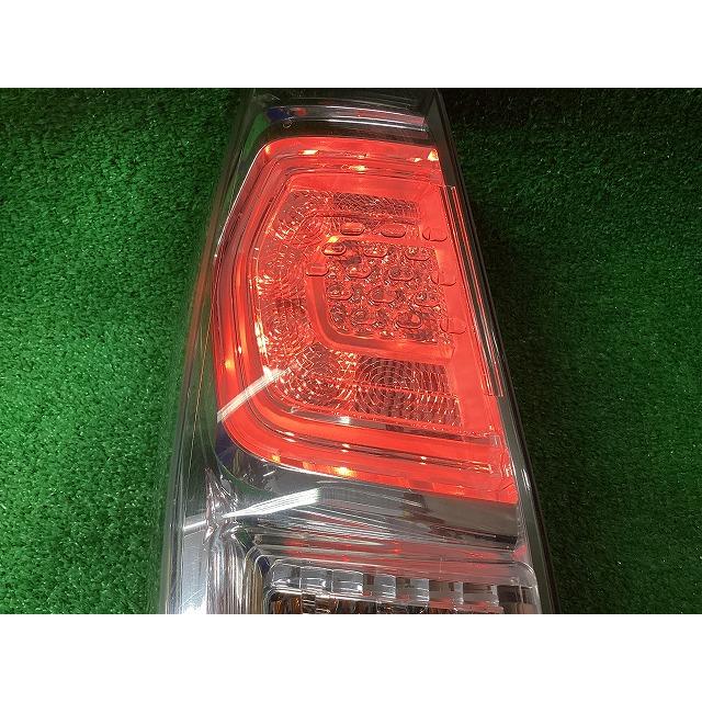 三菱（MITSUBISHI） ミツビシ 純正 B11A ekスペース LED テールランプ