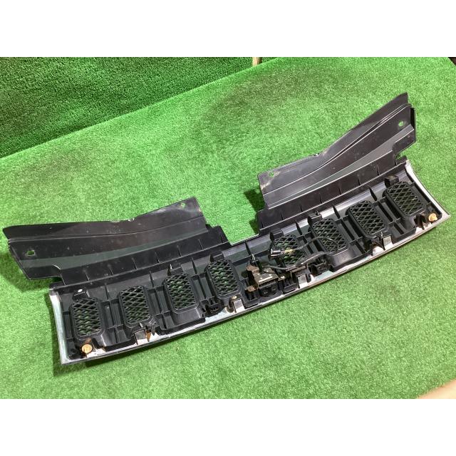 三菱（MITSUBISHI） デリカD5 CV5W ラジエーターグリル カメラ付 1F-9