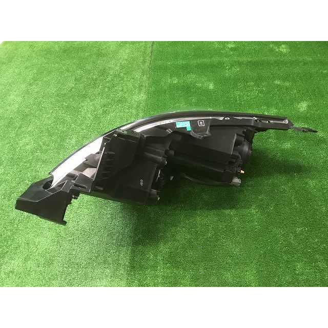 マツダ（Mazda） LY3P MPV HID ヘッドランプ ヘッドライト 右
