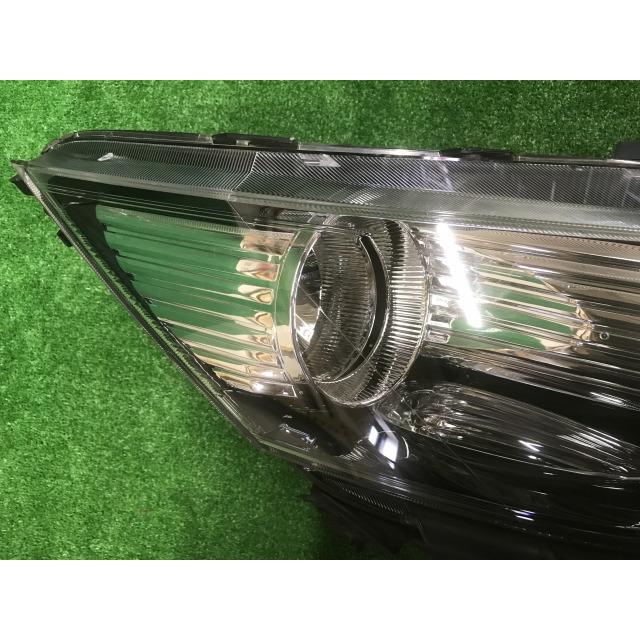 ビアンテ CCEAW HID ヘッドランプ ヘッドライト 右 スタンレーP8161