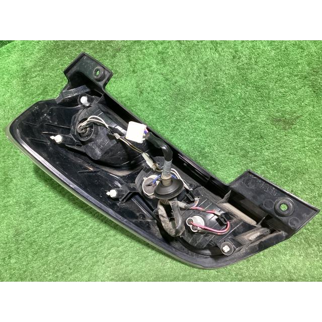 日産（NISSAN） B21A デイズルークス テールランプ テールライト右