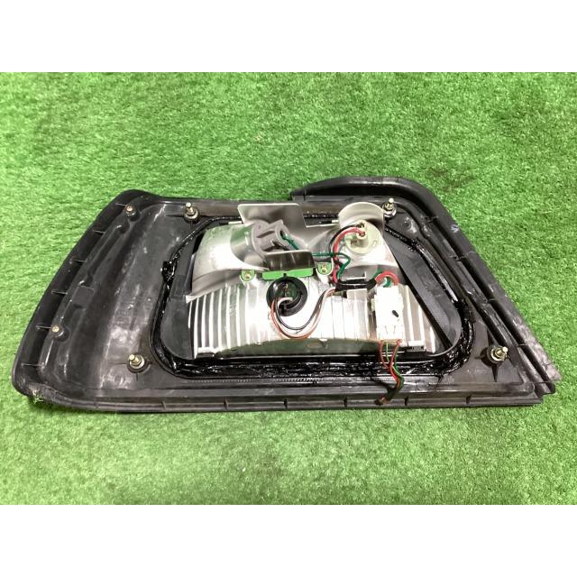 日産（NISSAN） ENU14 ブルーバード テールランプ テールライト 右