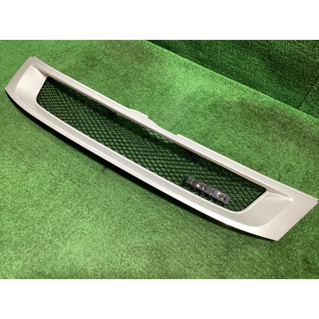 トヨタ（TOYOTA） ANM15G アイシス フロントグリル 1F-9 EM : Itami
