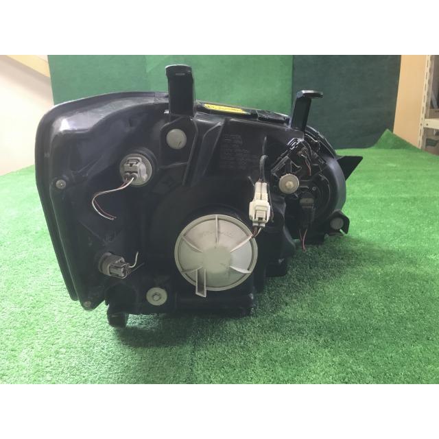 ノア 後期 右ヘッドライト HID AZR60/65 28-181 N0 NOAH AZR60G ノア HIDヘッドランプ ヘッドライト 右 コイト28-152
