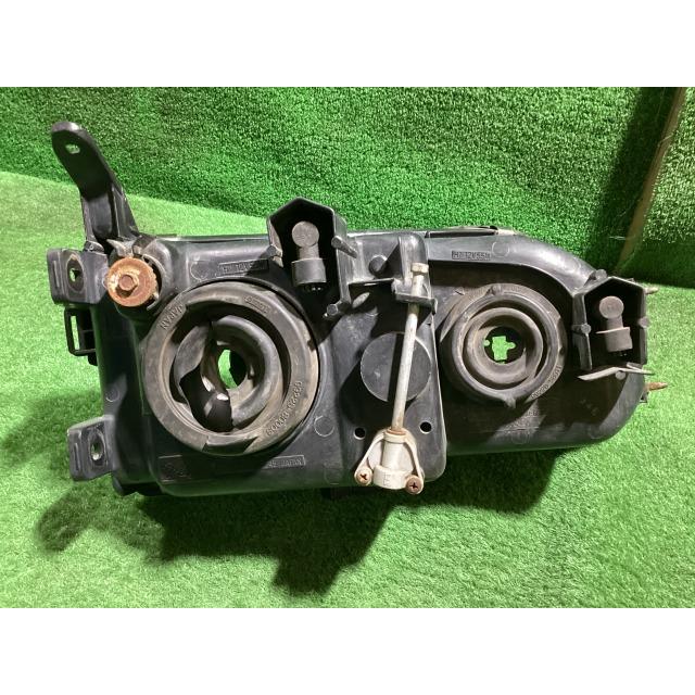 三菱（MITSUBISHI） PD6W デリカスペースギア ハロゲン ヘッドランプ