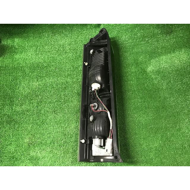 エブリイワゴン DA64W エブリィ 純正 テールランプ テールライト 右