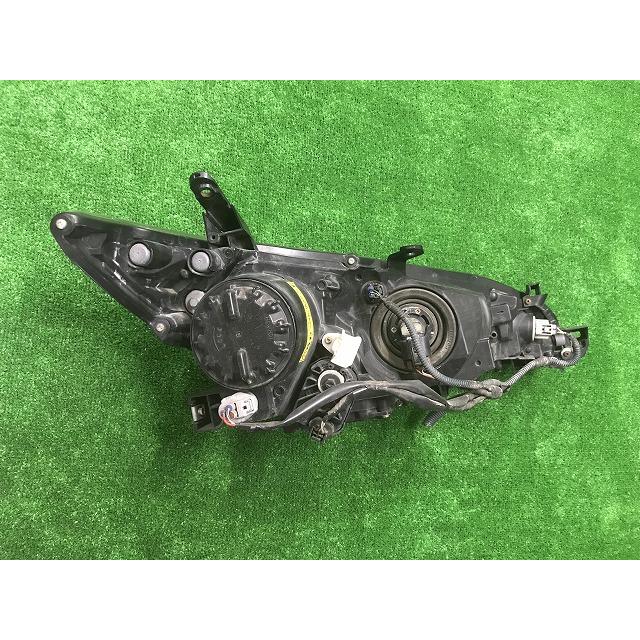 トヨタ（TOYOTA） ZGE20W ウィッシュ 純正 HIDヘッドランプ ヘッド