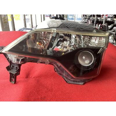 NCP145 スペイド ハロゲンヘッドライト左 52-260 a-2595 YS19 SD