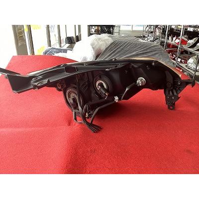 NCP145 スペイド ハロゲンヘッドライト左 52-260 a-2595 YS19 SD