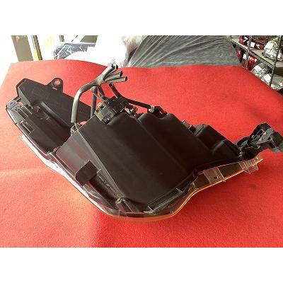 NCP145 スペイド ハロゲンヘッドライト左 52-260 a-2595 YS19 SD