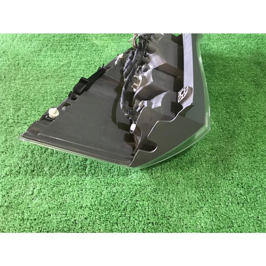 RK6 ステップワゴンスパーダ 純正テールランプ左 STANLEY P8896 RK6 ステップワゴンスパーダ 純正テールランプ左 STANLEY P8896