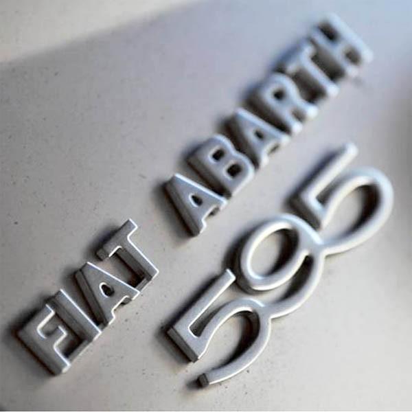 アバルト純正 595 50th Anniversaryリア用ロゴエンブレム 18256 