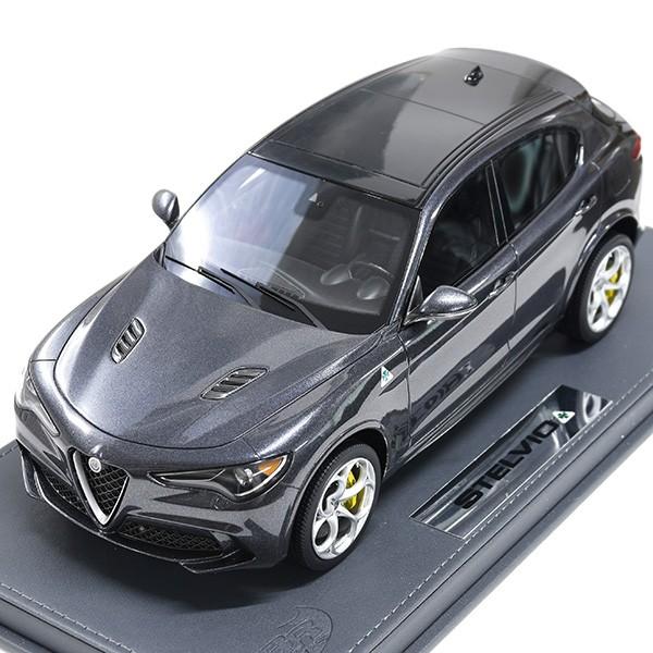 アルファロメオ 1/18 STELVIO QUADRIFOGLIOミニチュアモデル(グレー