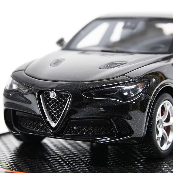 アルファロメオ（ALFA ROMEO） 1/43 Stelvio QUADRIFOGLIOミニチュア