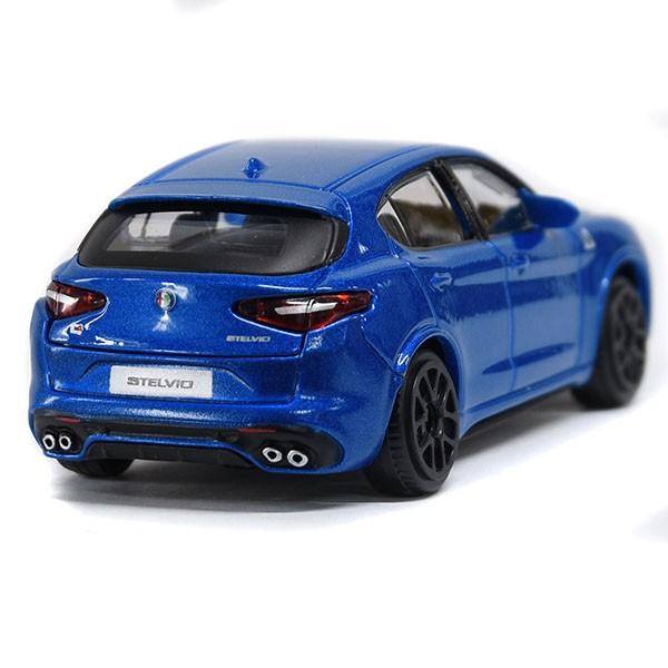 アルファロメオ（ALFA ROMEO） 1/43 Stelvio Quadrifoglioミニチュア
