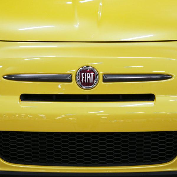 FIAT（フィアット） 純正500フロントエンブレムサイドモールディング