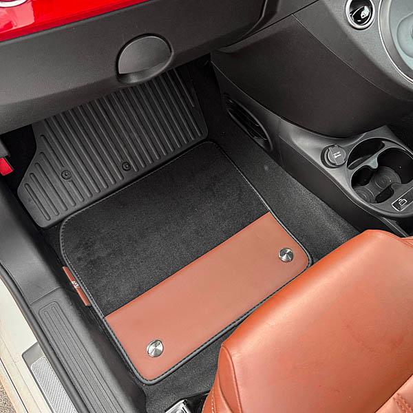 アバルト（ABARTH） アバルト純正500 / 595フロアマットブラウン (AT右