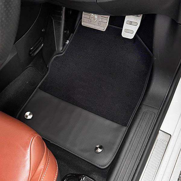アバルト（ABARTH） アバルト純正500 / 595フロアマットブラック (MT右