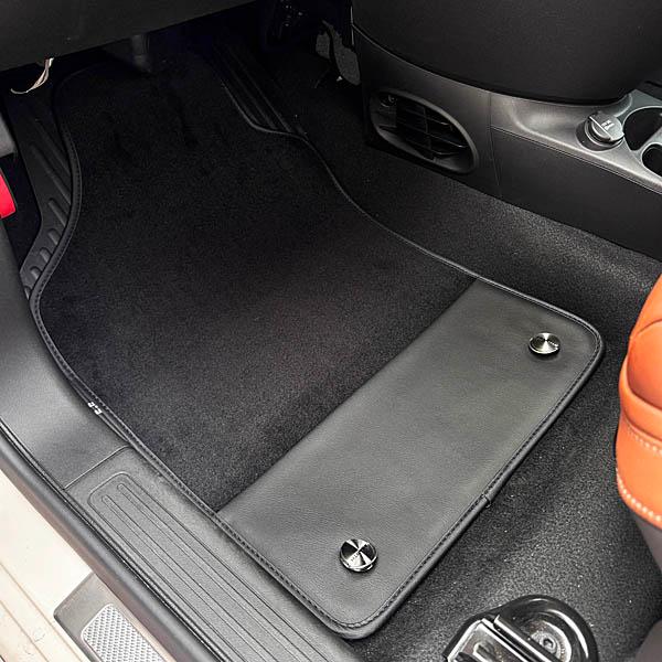 アバルト（ABARTH） アバルト純正500 / 595フロアマットブラック (MT右