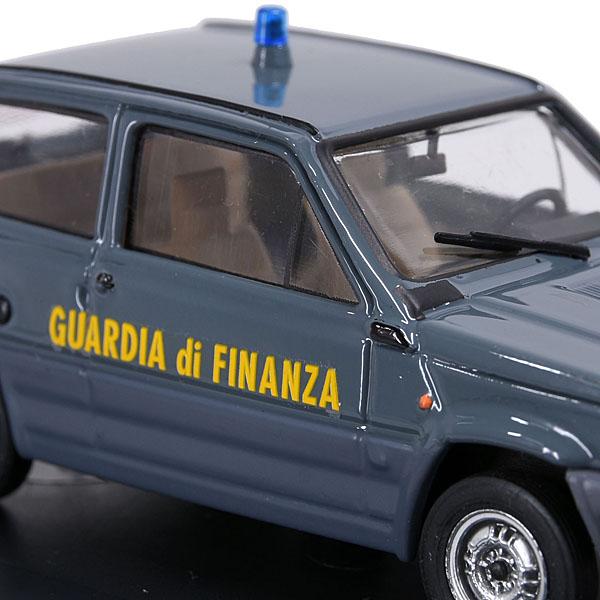 FIAT（フィアット） 1/43 Panda 45 GUARDIA DI FINANZA 1980ミニチュアモデル 4086 : イタリア ...