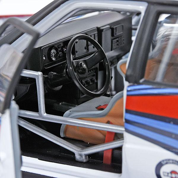 ランチア 1/18 ランチアDelta HF Integrale 8V 1000 Lakes Rally 1988