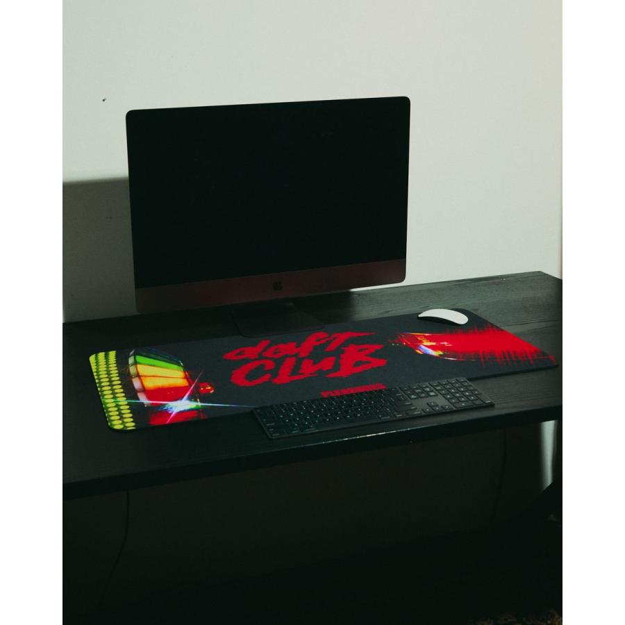 【PLEASURES/プレジャーズ×DAFT PUNK/ダフト・パンク】DAFT CLUB GAMING PAD マウスパッド / BLACKの画像