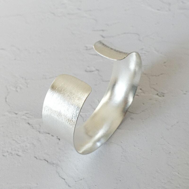 ワイド2cm カレンシルバー バングル より高純度 ブレスレット