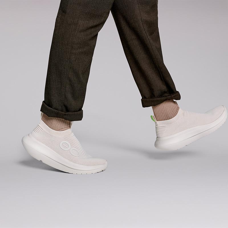 ウーフォス/OOFOS Men's OOmy Zen（ウーマイ ゼン）リカバリーシューズ