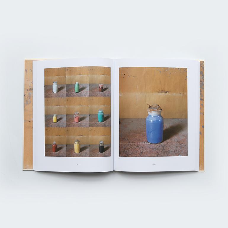 MORANDI'S OBJECTS. THE COMPLETE ARCHIVE OF CASA MORANDI by Joel Meyerowitz_10