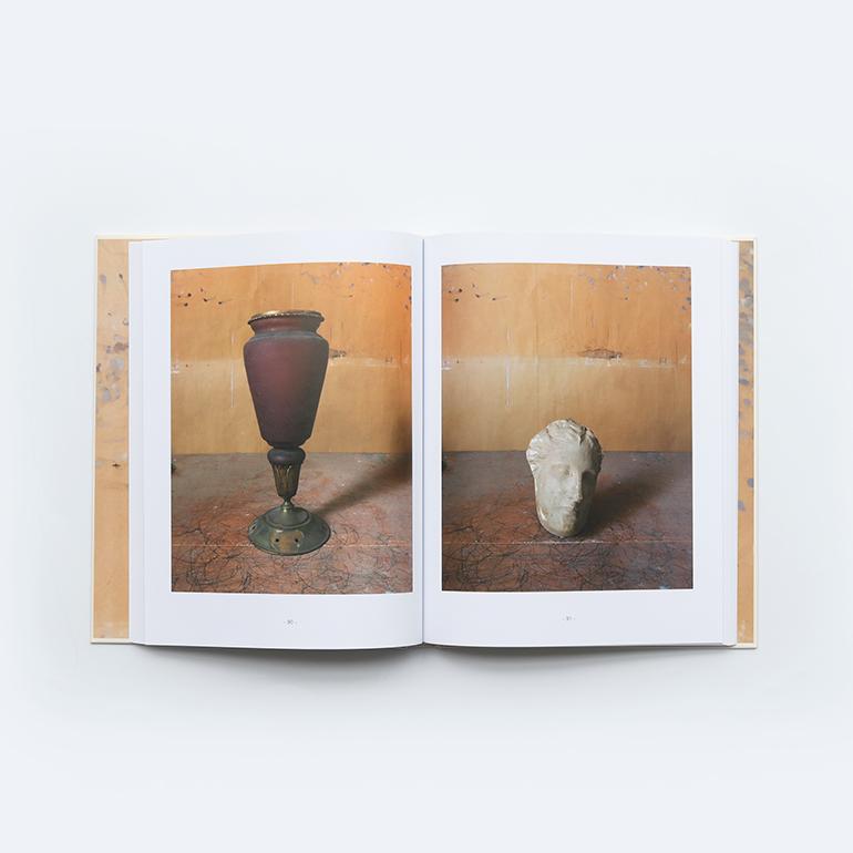 MORANDI'S OBJECTS. THE COMPLETE ARCHIVE OF CASA MORANDI by Joel Meyerowitz_7