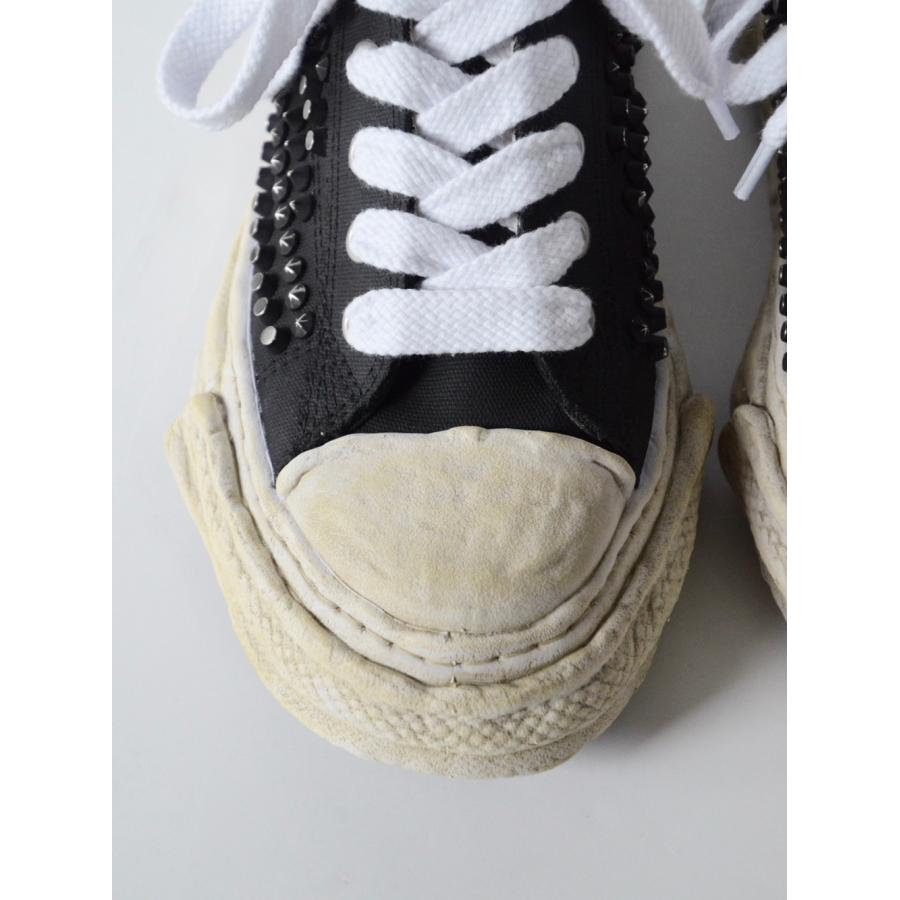 "PETERSON23" OG Sole Studded Canvas Low-top Sneaker (BLACK)の画像